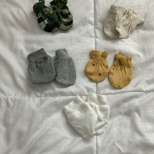 Infant mittens